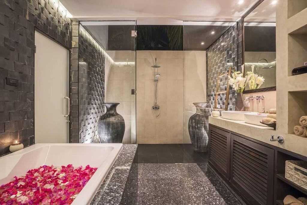 Villa Nirvana - Beachfront Tropical Chic 4Br Haven In Cape Panwa, Phuket Ban Makham Exterior foto